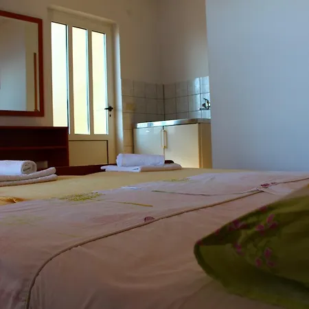 Studio Sveta Nedilja 13176a Χβαρ